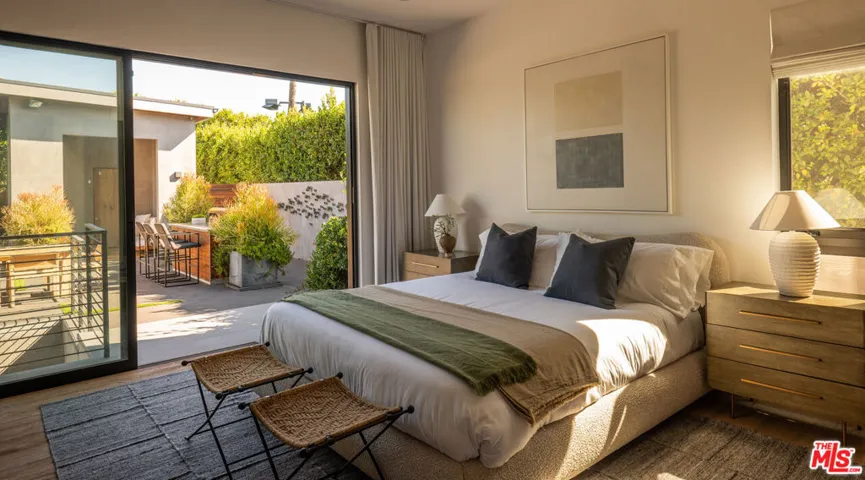 1632 Stradella Road, Los Angeles, California 90077