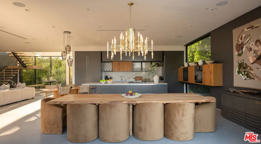 1632 Stradella Road, Los Angeles, California 90077