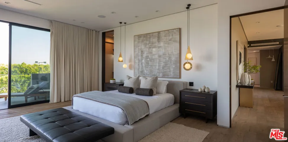 1632 Stradella Road, Los Angeles, California 90077