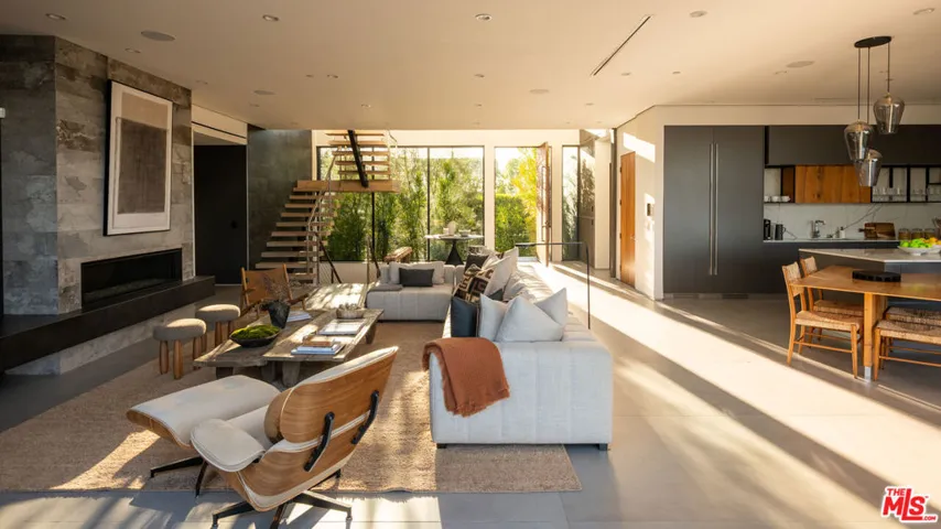 1632 Stradella Road, Los Angeles, California 90077