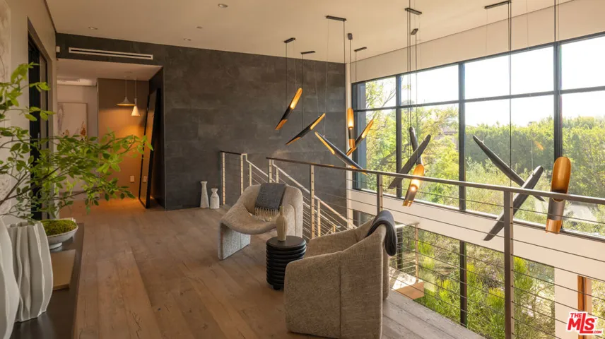 1632 Stradella Road, Los Angeles, California 90077