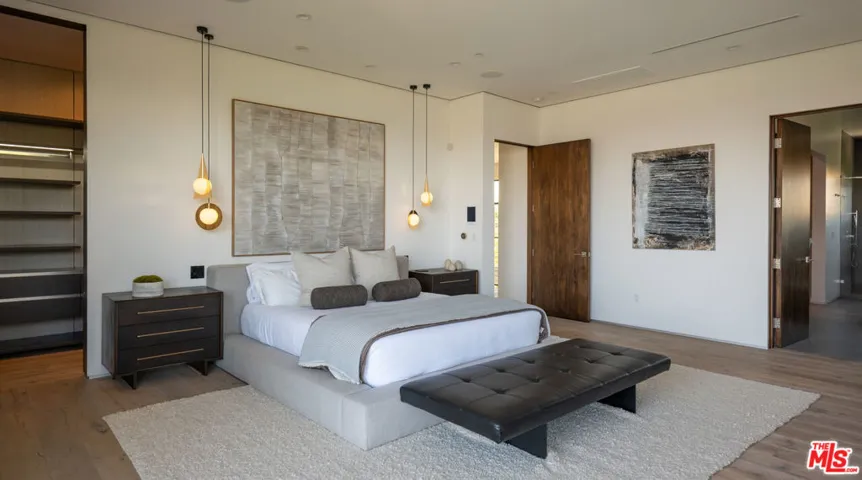1632 Stradella Road, Los Angeles, California 90077