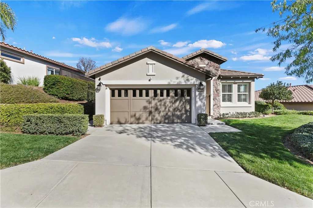 24326 Fawnskin, Corona, California 92883 home-pic-2
