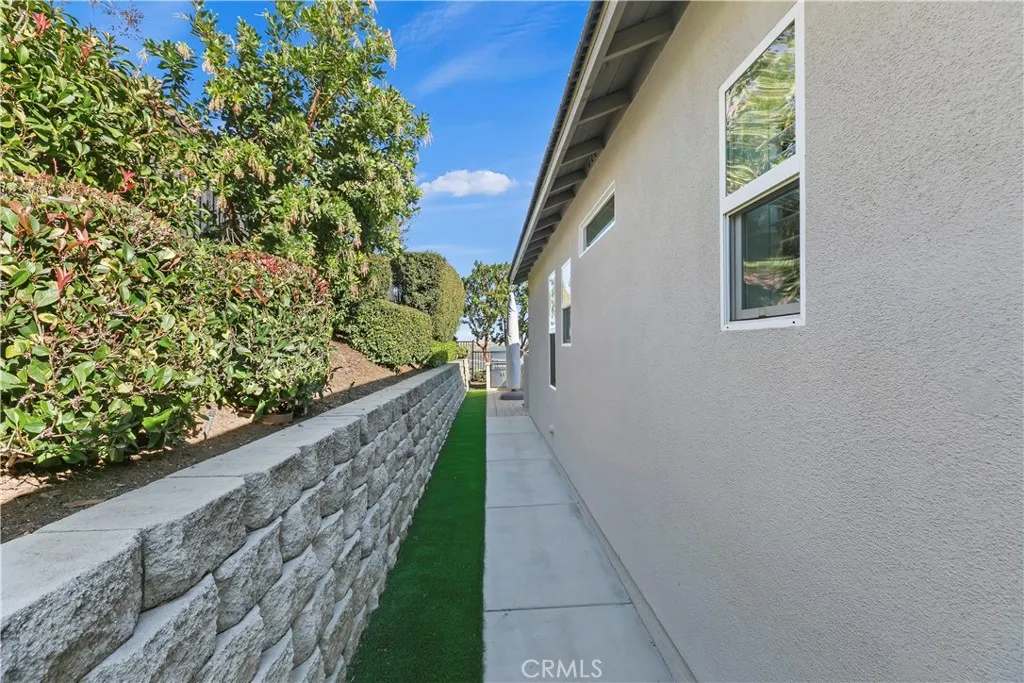 24326 Fawnskin, Corona, California 92883 home-pic-47