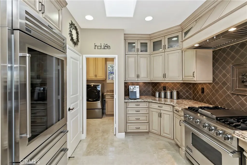 24326 Fawnskin, Corona, California 92883 home-pic-20