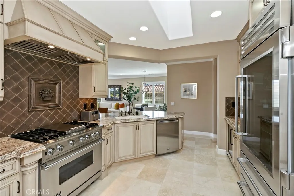 24326 Fawnskin, Corona, California 92883 home-pic-21