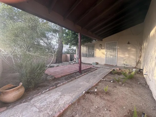 Front door Entrance