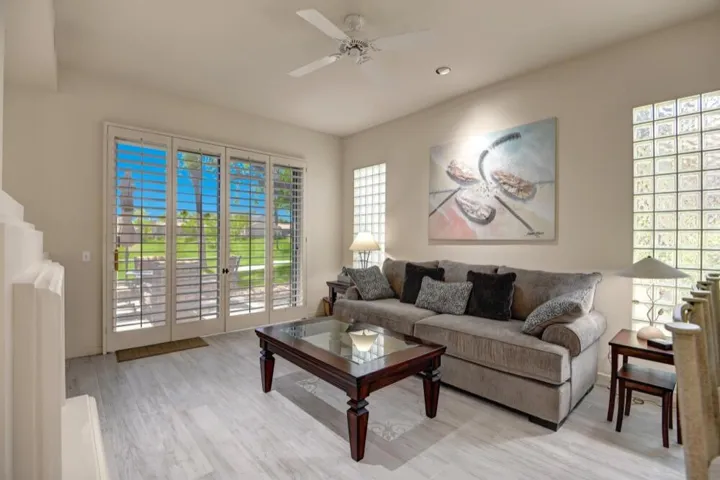 013FAMILY ROOM