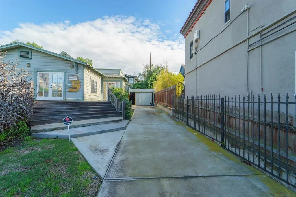 2031 2nd, San Diego, California 92101 home-pic-6
