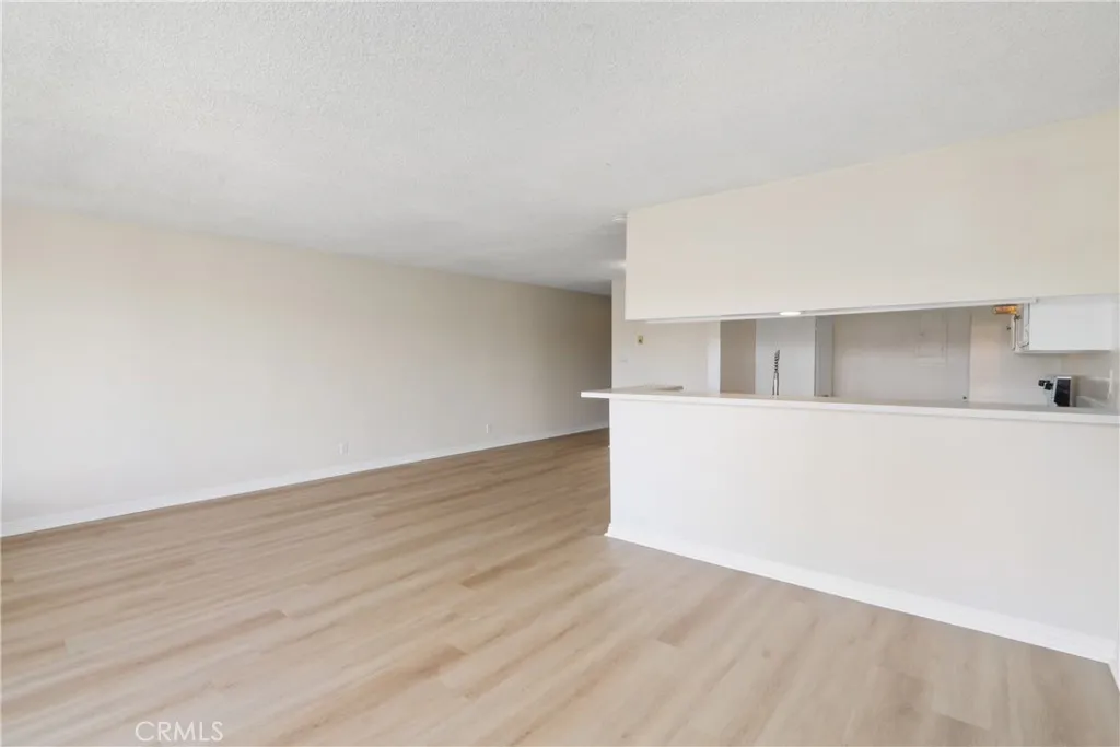 1187 E 3rd Street 215, Long Beach, California 90802 home-pic-5