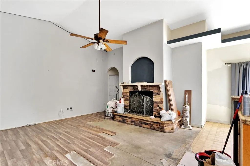 16255 Seneca Road, Victorville, California 92395 home-pic-10