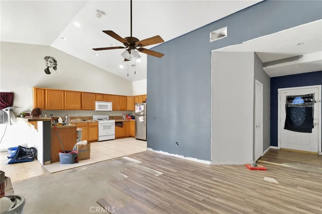 16255 Seneca Road, Victorville, California 92395 home-pic-4