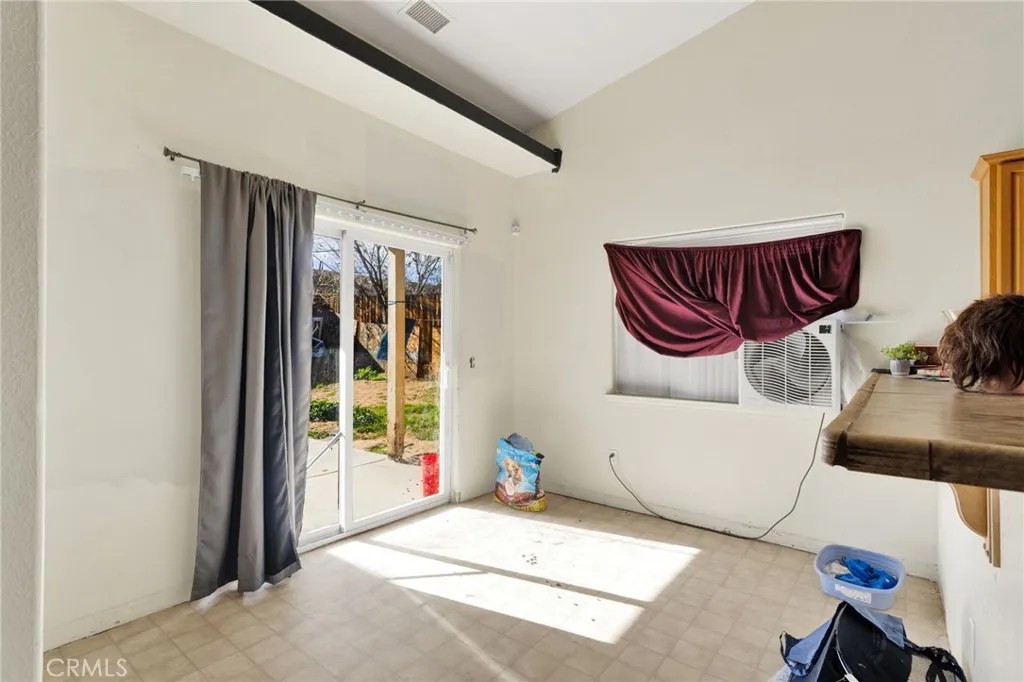 16255 Seneca Road, Victorville, California 92395 home-pic-6