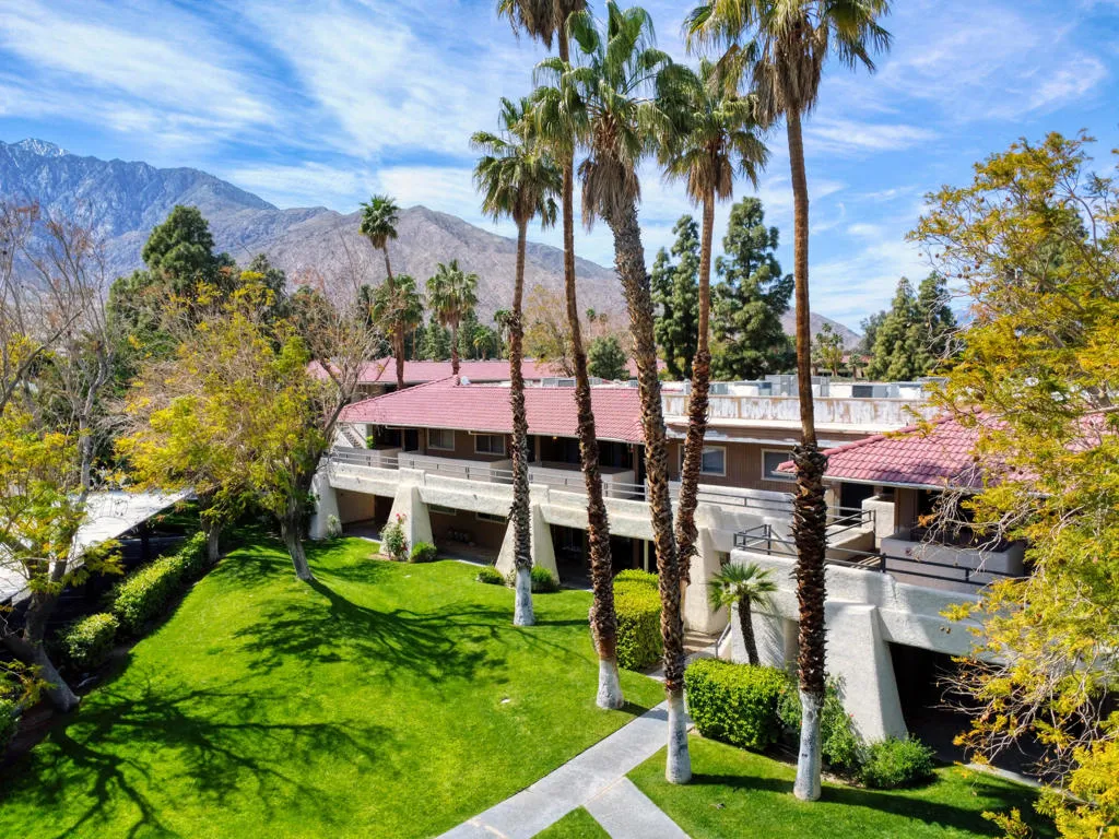 470 N Villa Court 208, Palm Springs, California 92262 home-pic-32