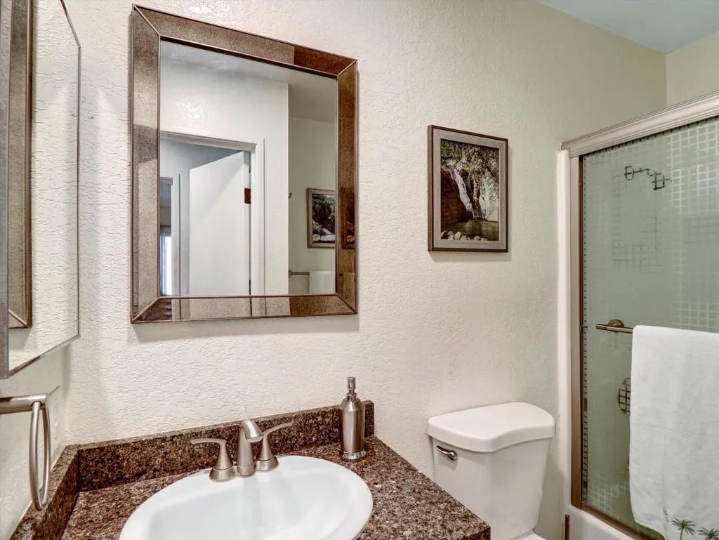470 N Villa Court 208, Palm Springs, California 92262 home-pic-18