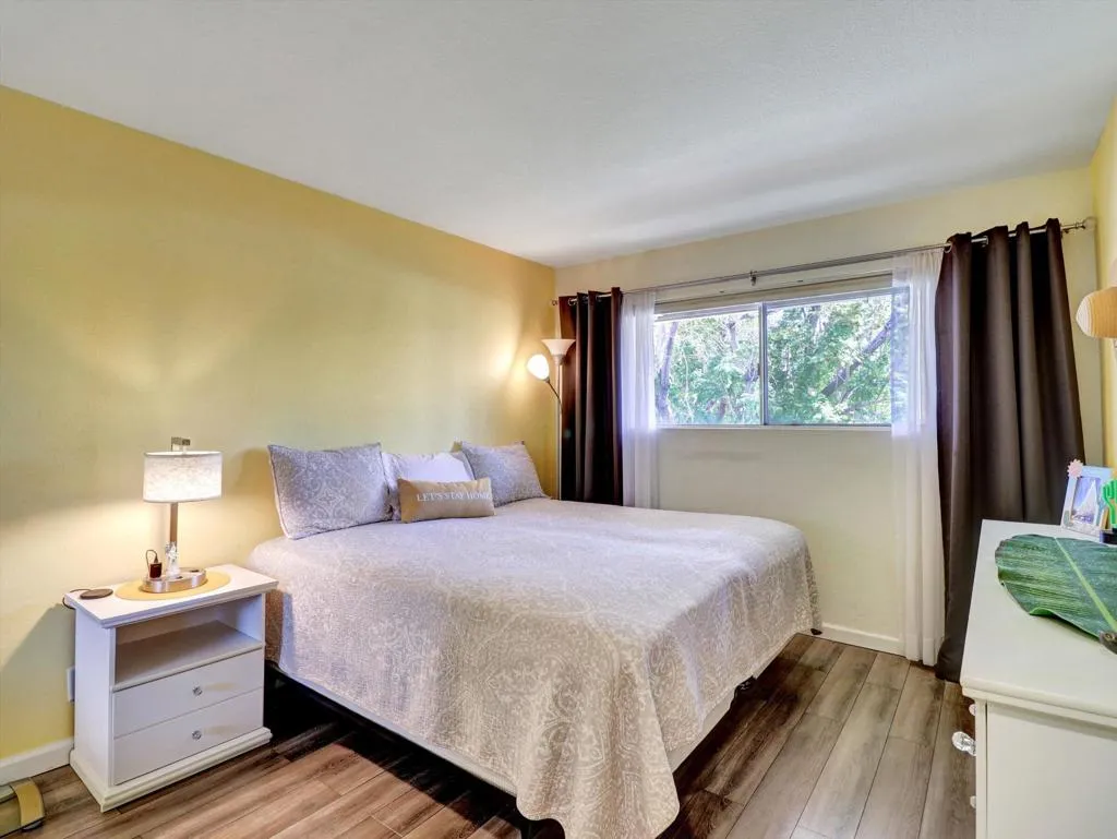 470 N Villa Court 208, Palm Springs, California 92262 home-pic-13