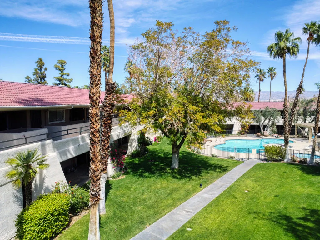 470 N Villa Court 208, Palm Springs, California 92262 home-pic-24