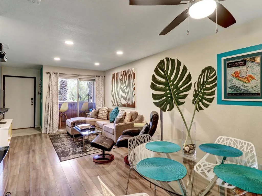 470 N Villa Court 208, Palm Springs, California 92262 home-pic-8