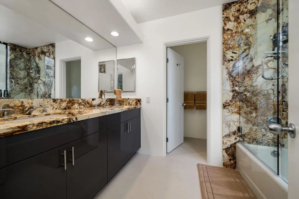 49040 Calle Flora, La Quinta, California 92253 home-pic-32