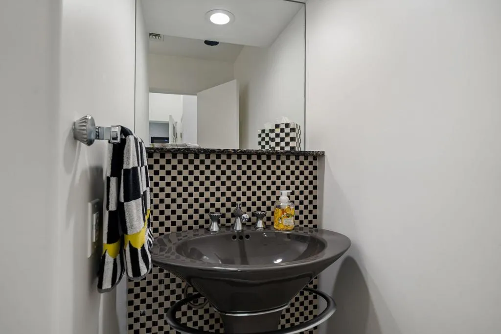 49040 Calle Flora, La Quinta, California 92253 home-pic-37