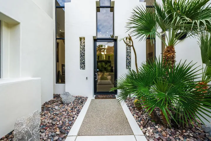 24-web-or-mls-KGFlora_OPMG_0126_024