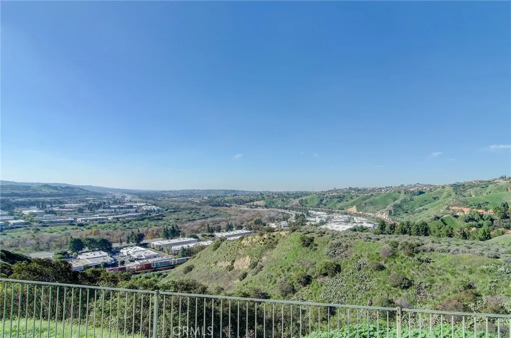 5365 Avenida De Michelle, Yorba Linda, California 92887 home-pic-2
