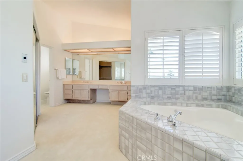 5365 Avenida De Michelle, Yorba Linda, California 92887 home-pic-9