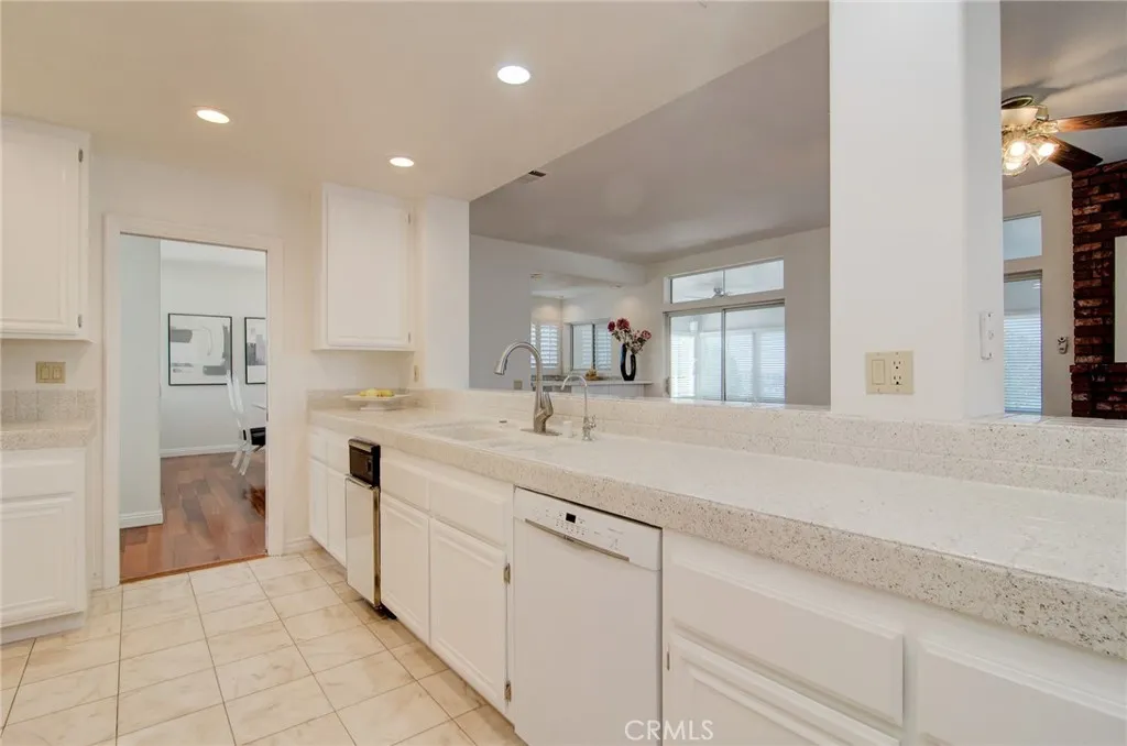5365 Avenida De Michelle, Yorba Linda, California 92887 home-pic-23
