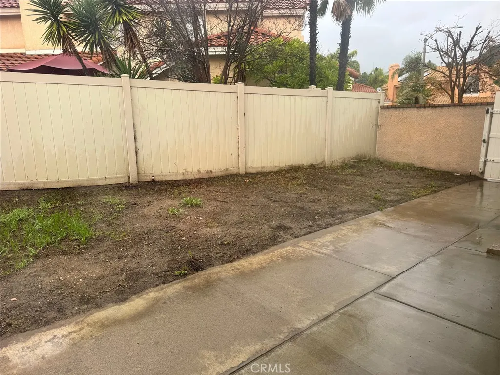 28261 Cornus Court, Highland, California 92346 home-pic-38