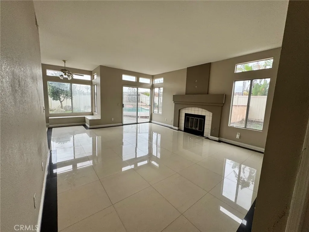 28261 Cornus Court, Highland, California 92346 home-pic-17