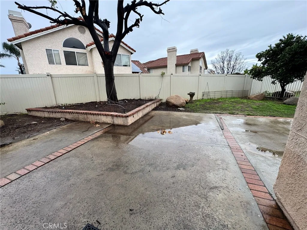 28261 Cornus Court, Highland, California 92346 home-pic-36