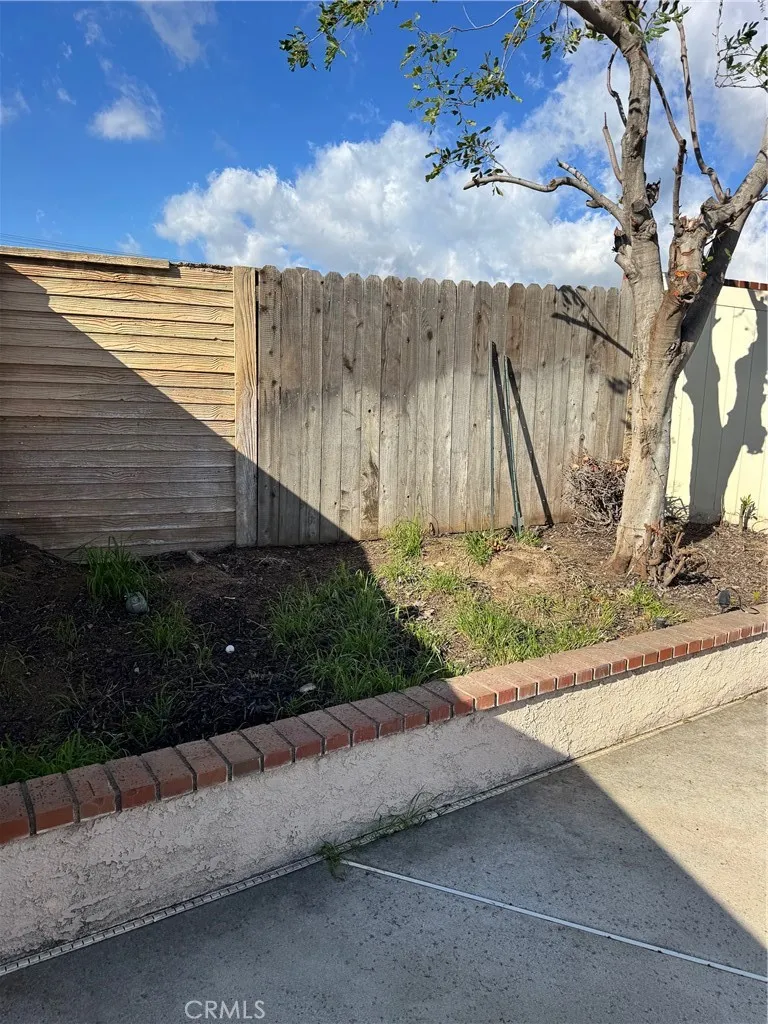 28261 Cornus Court, Highland, California 92346 home-pic-47