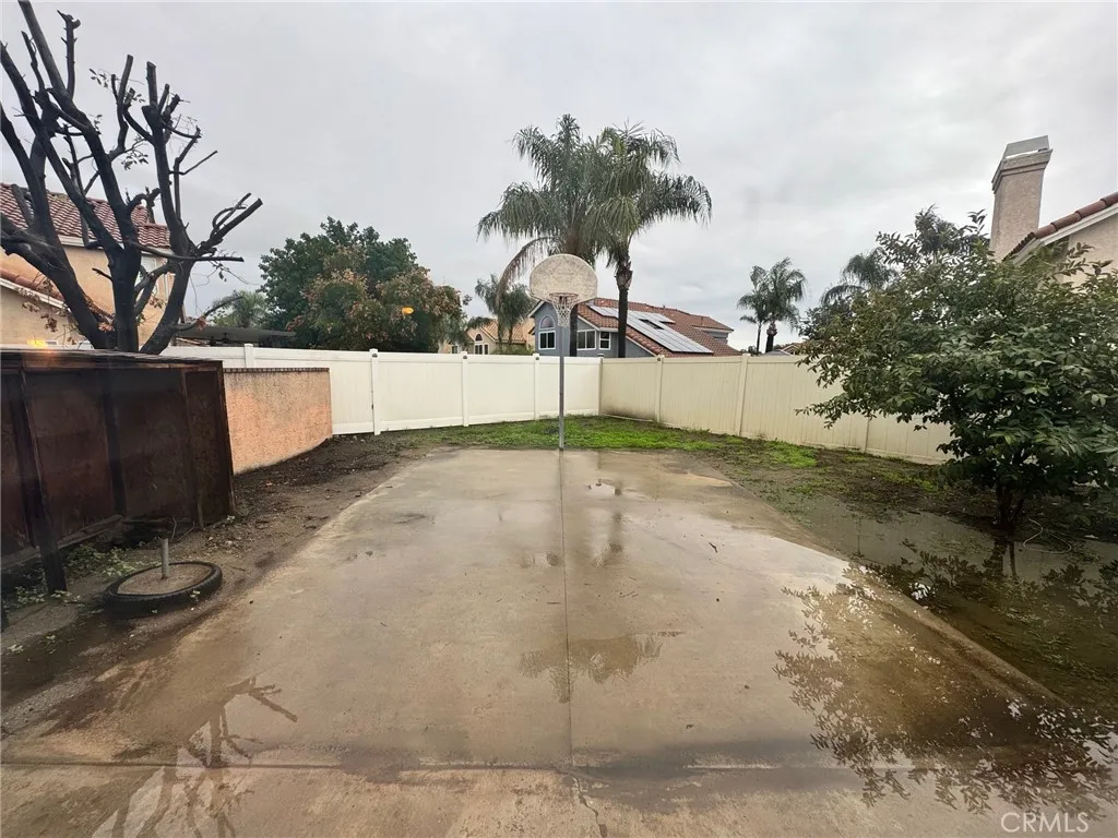 28261 Cornus Court, Highland, California 92346 home-pic-35