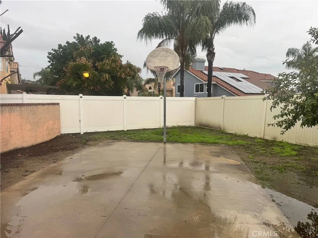 28261 Cornus Court, Highland, California 92346 home-pic-33