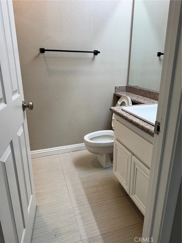 28261 Cornus Court, Highland, California 92346 home-pic-10