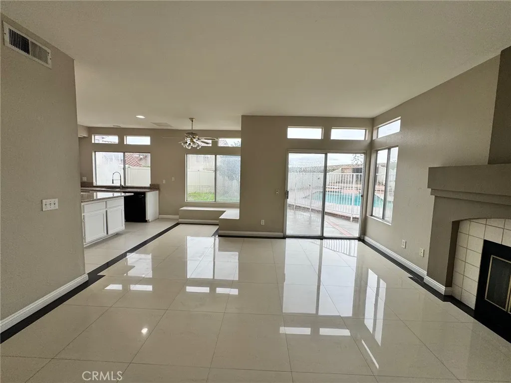28261 Cornus Court, Highland, California 92346 home-pic-6