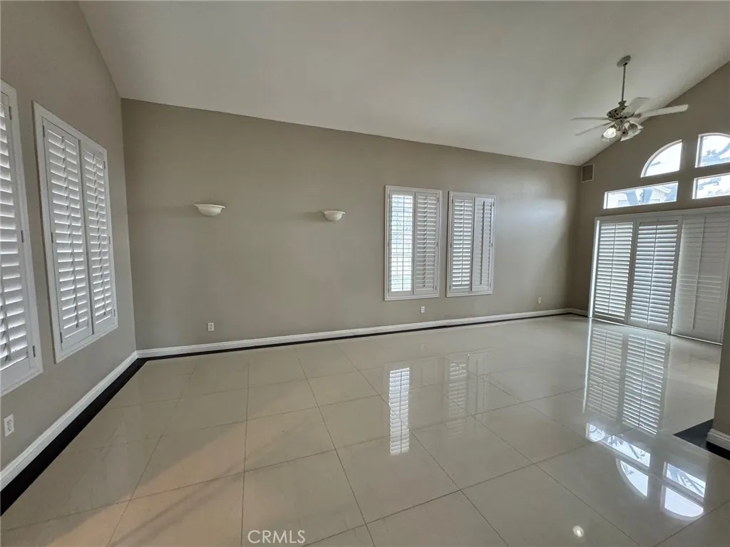 28261 Cornus Court, Highland, California 92346 home-pic-5