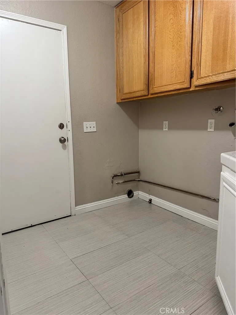 28261 Cornus Court, Highland, California 92346 home-pic-12