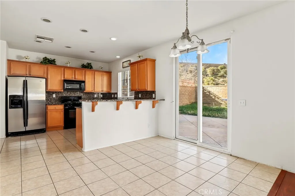 37215 Queen Anne Place, Palmdale, California 93551 home-pic-11