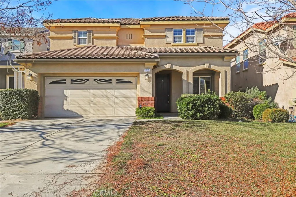 37215 Queen Anne Place, Palmdale, California 93551 home-pic-1