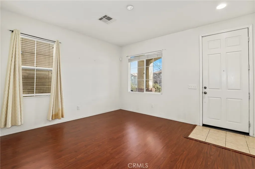 37215 Queen Anne Place, Palmdale, California 93551 home-pic-3