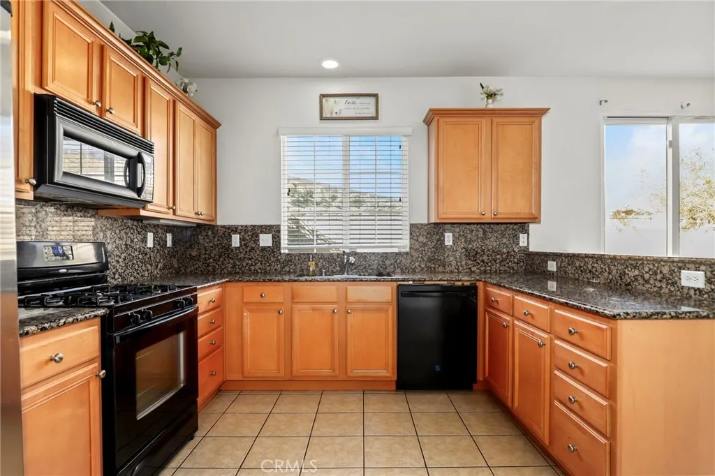 37215 Queen Anne Place, Palmdale, California 93551 home-pic-12