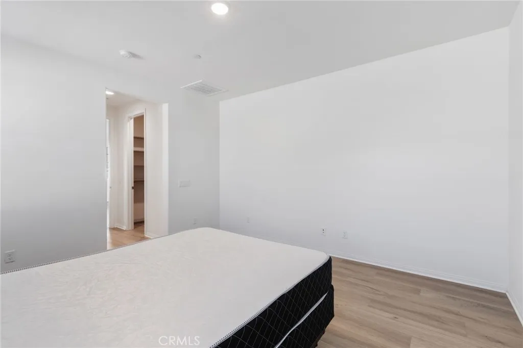 6135 W Avenue J9, Lancaster, California 93536 home-pic-24