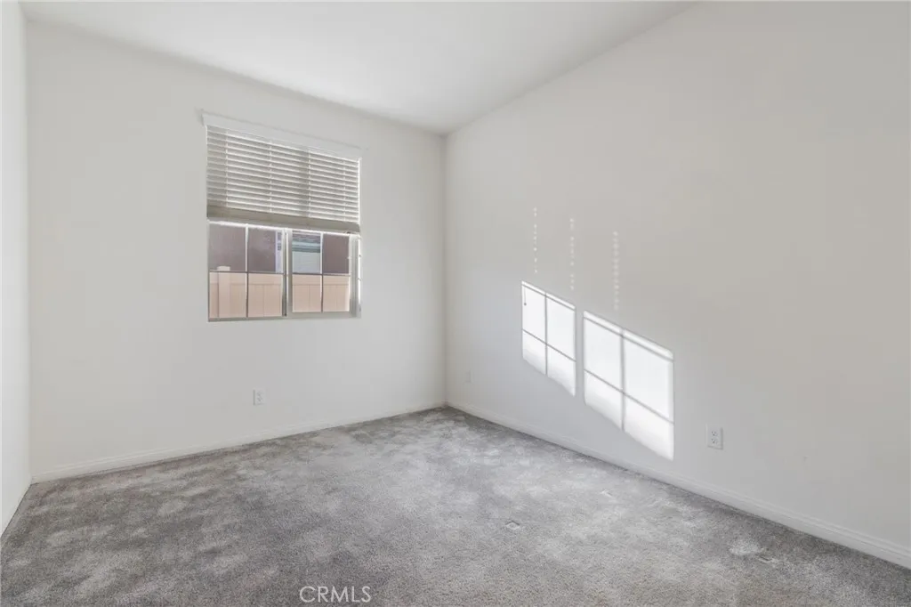 6135 W Avenue J9, Lancaster, California 93536 home-pic-26