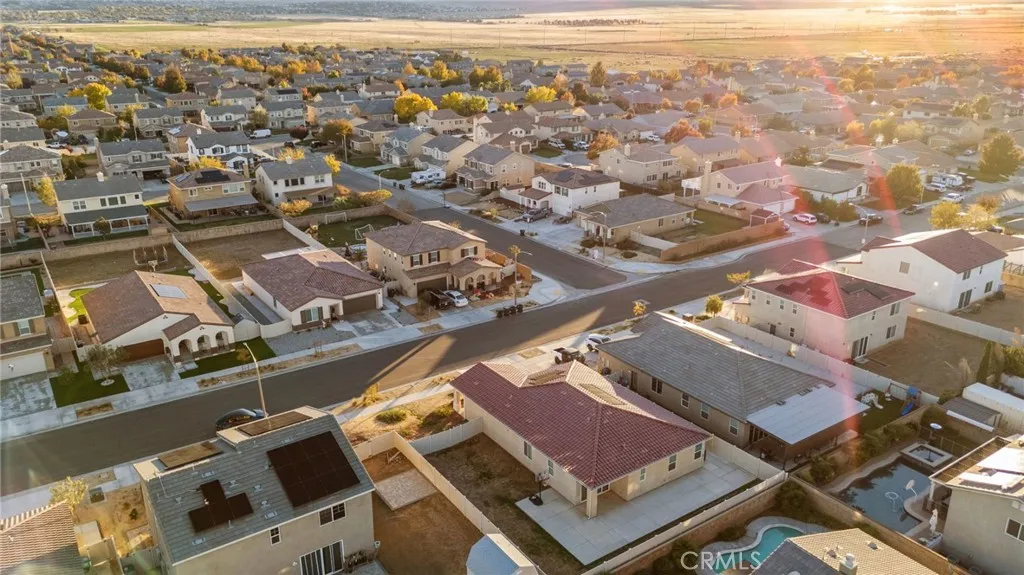 6135 W Avenue J9, Lancaster, California 93536 home-pic-8