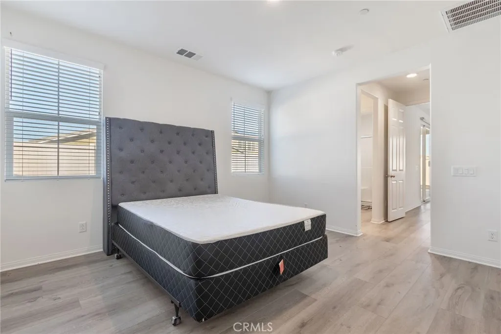 6135 W Avenue J9, Lancaster, California 93536 home-pic-23