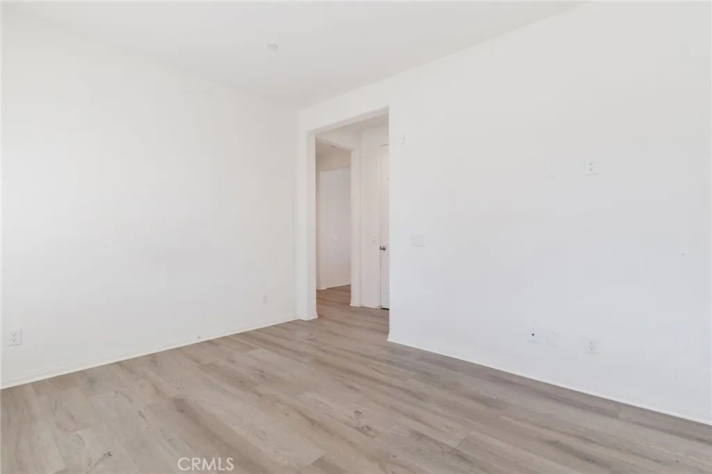 6135 W Avenue J9, Lancaster, California 93536 home-pic-11