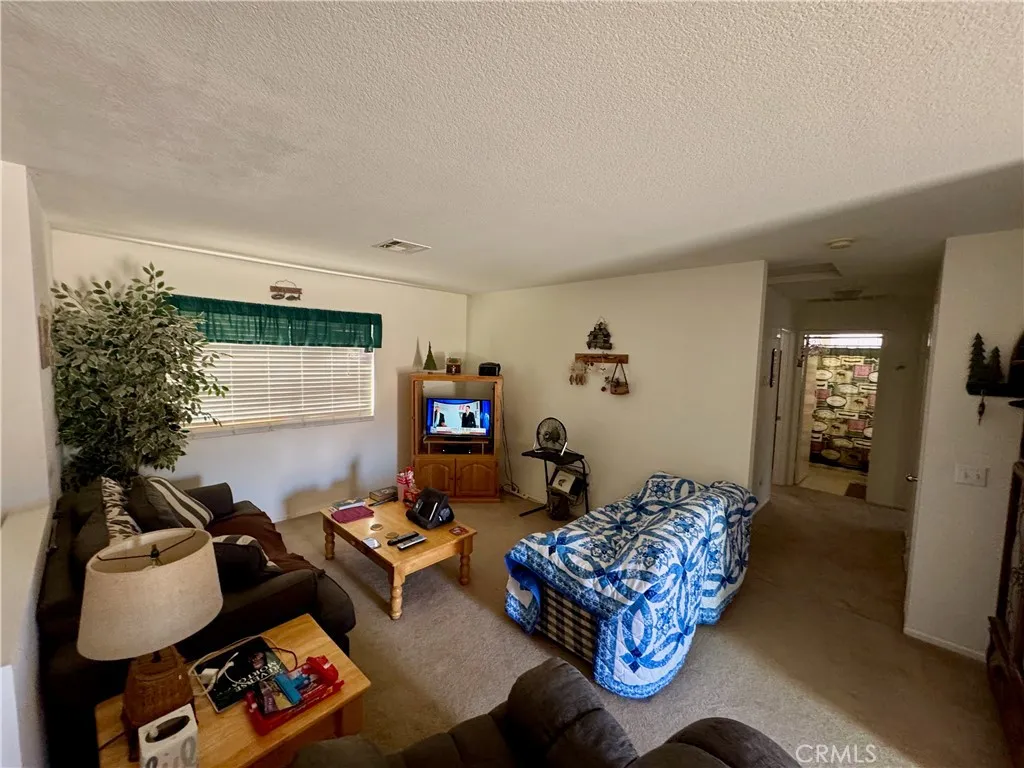15747 Ox Hill Court, Adelanto, California 92301 home-pic-2