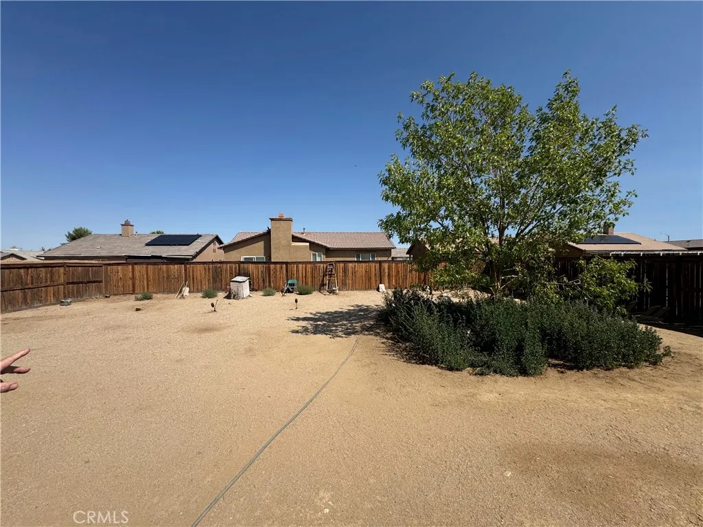 15747 Ox Hill Court, Adelanto, California 92301 home-pic-10