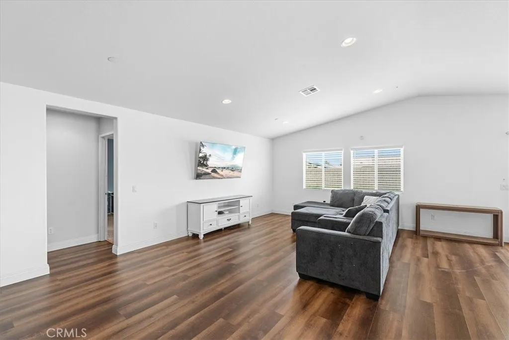 15785 Horizon, Adelanto, California 92301 home-pic-7